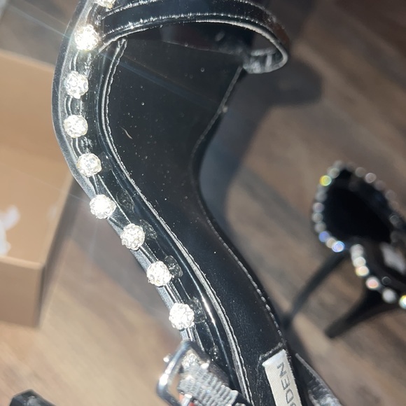 Heels - Picture 8 of 12